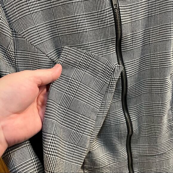 Torrid Black & White Houndstooth Peplum Full Zip Blazer Jacket Size 0 / Large - Picture 4 of 8